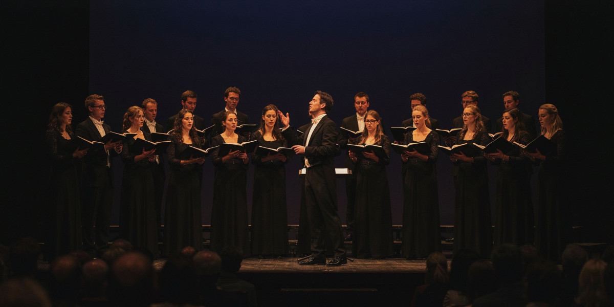 The Sixteen, photo 1