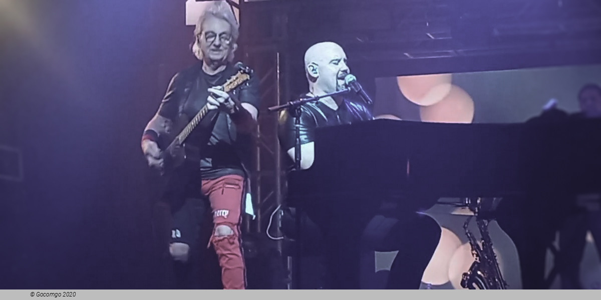 Scene 2 from the show "Piano Man", photo 1